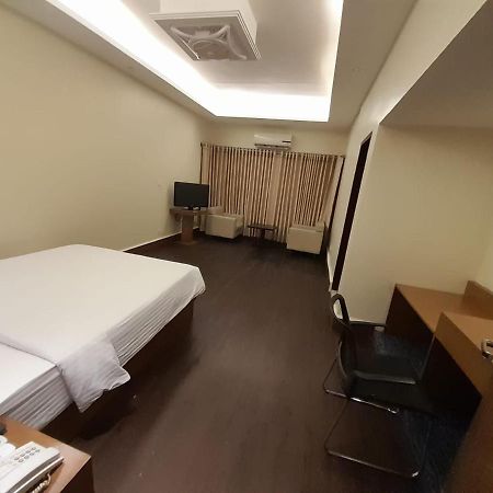 Richmond Hotel & Suites Dhaka Exterior photo