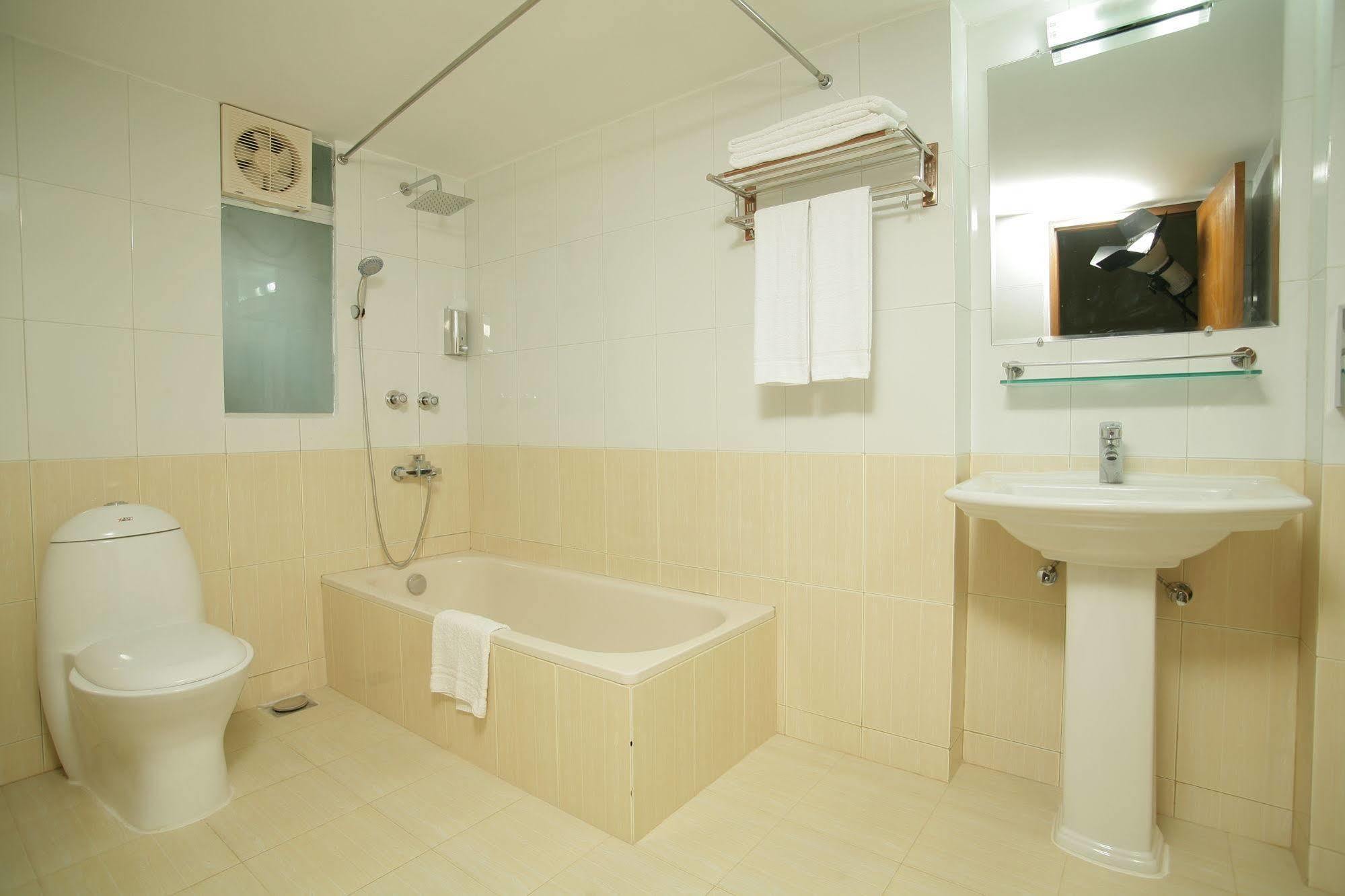 Richmond Hotel & Suites Dhaka Exterior photo